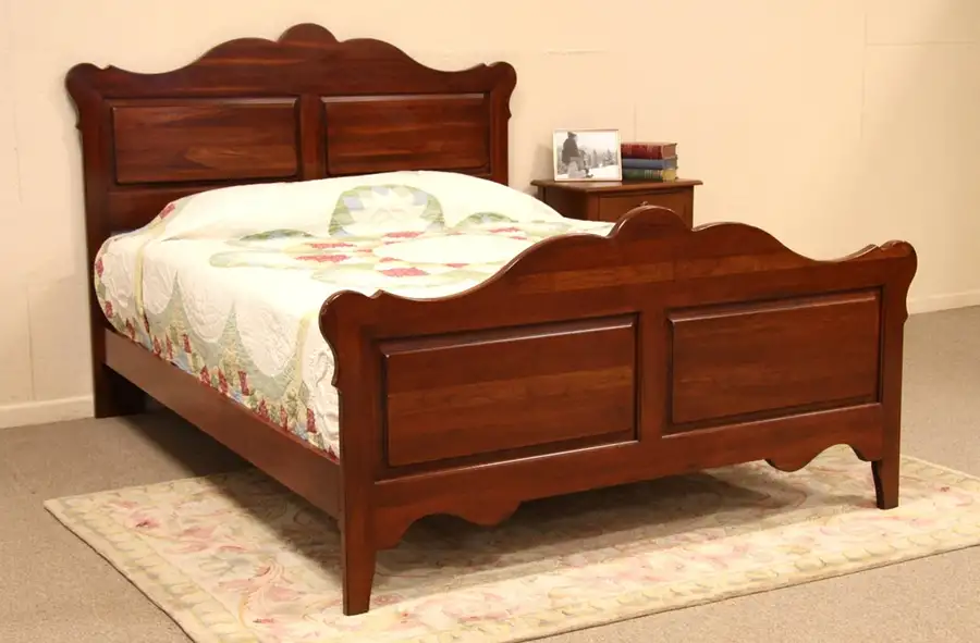 Main image of Kincaid Cherry Queen Size Bed