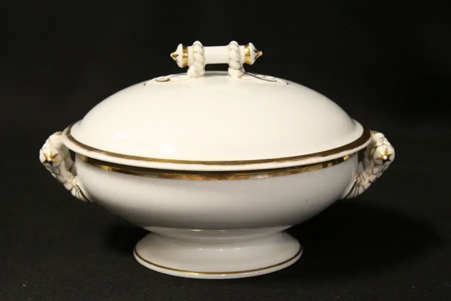 Main image of Gold Rope Pattern Haviland China Covered Serving Bowl