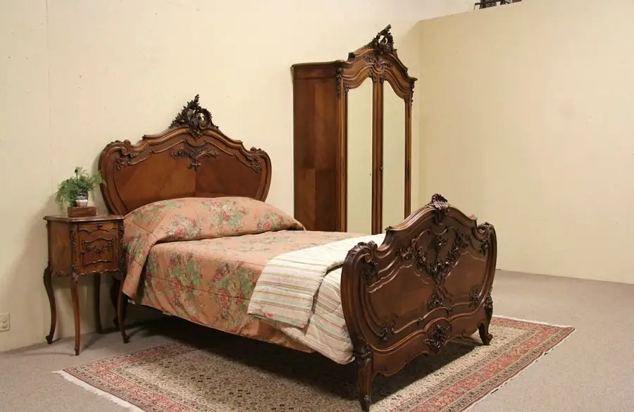 Main image of Carved French Queen Size 3 Pc. 1895 Antique Bedroom Set