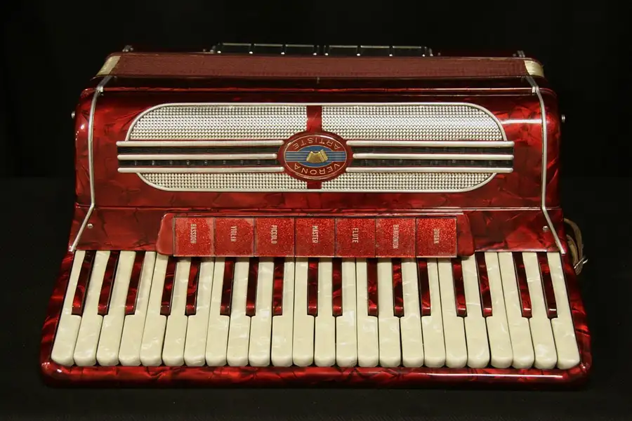 Main image of Verona Artiste Italian 1950's Vintage 120 Button Pearlized Accordion & Case