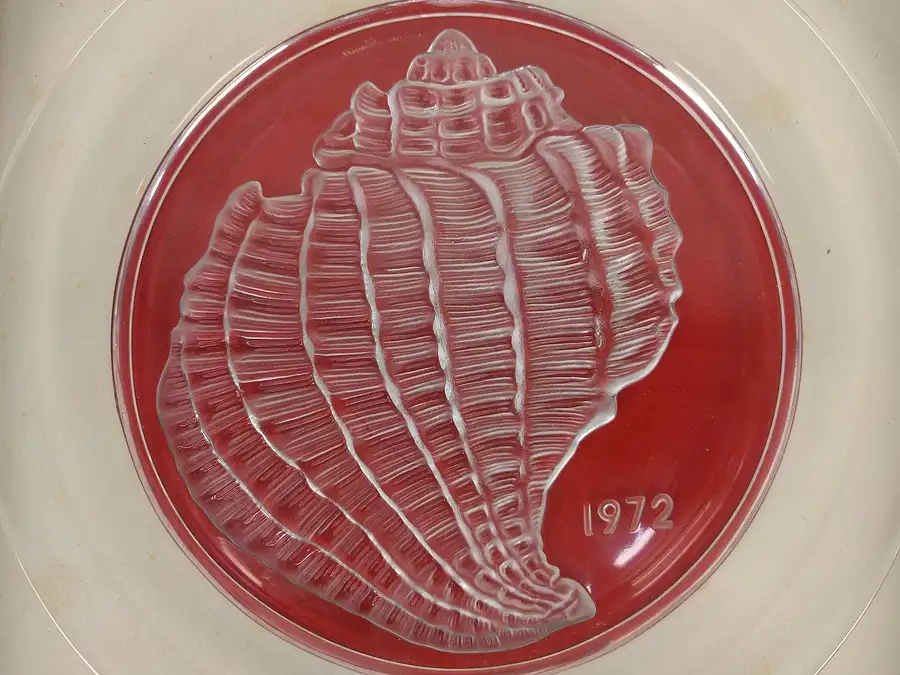 Main image of Lalique 1972 Shell Plate in Box