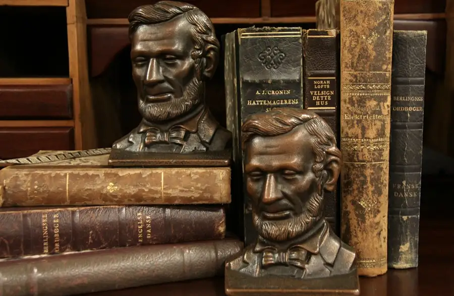 Main image of Pair of Lincoln Bust Bookends circa 1915