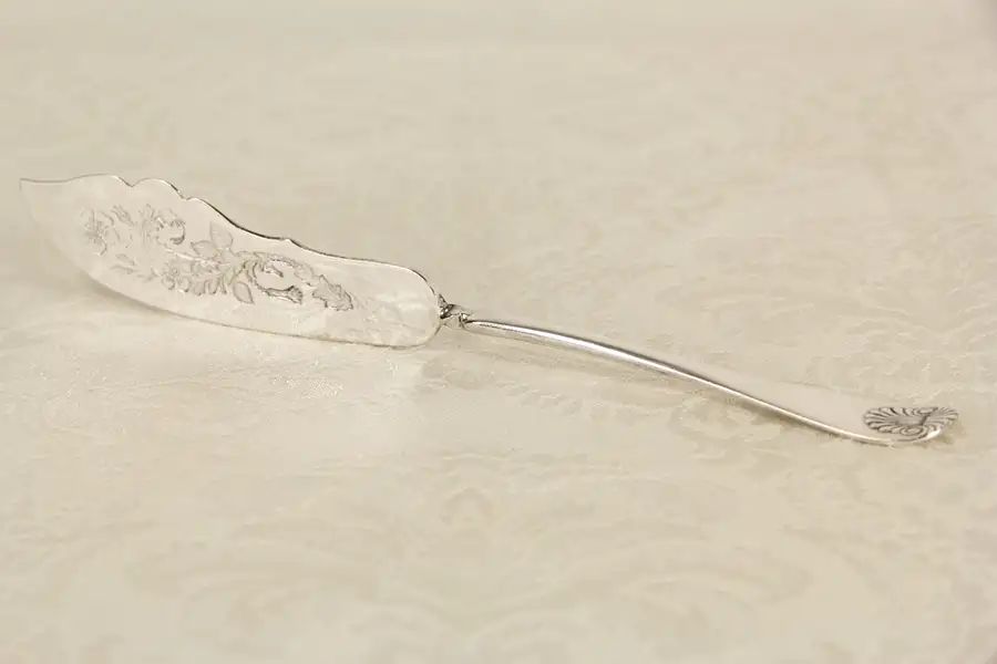 Main image of Rogers Signed 1900 Antique Silverplate Shell Master Butterknife