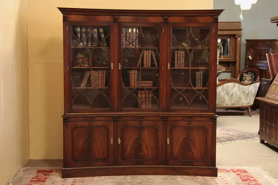 Main image of Georgian Curved Mahogany Bookcase