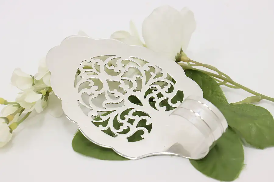 Main image of English Vintage Silverplate Dessert Pastry Petit Four Server, Rand