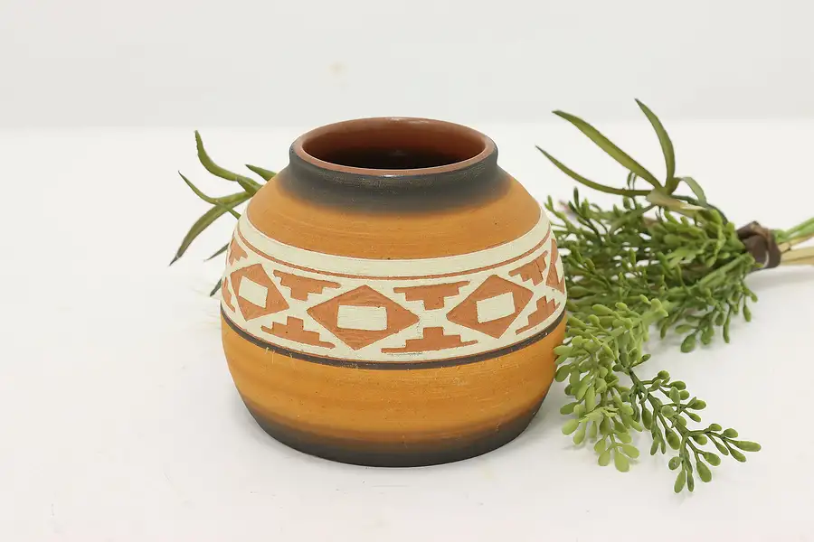 Main image of Native American Vintage Wheel Thrown Pottery Vase, Al Black