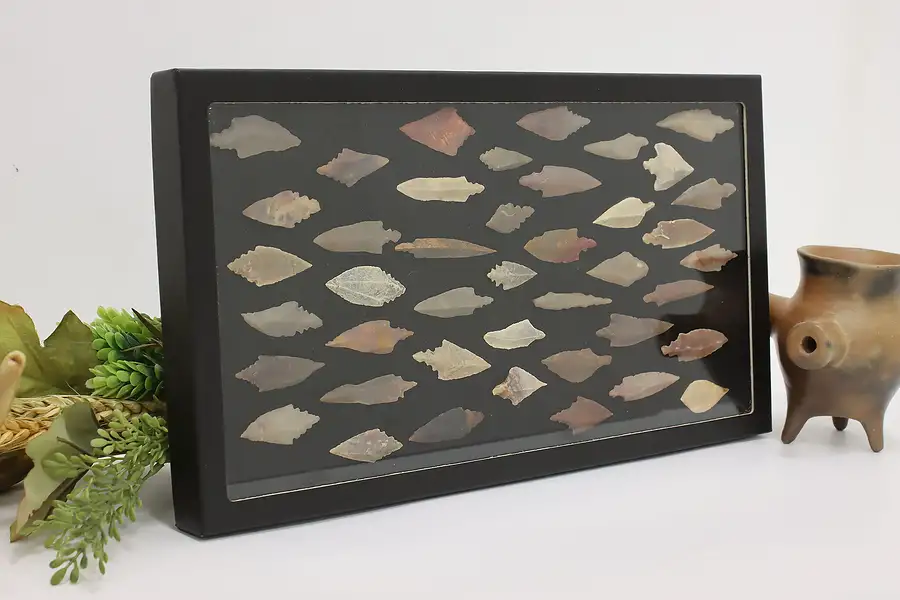 Main image of Native American Collection of Stone Point & Arrowheads, Case
