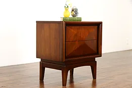 Midcentury Modern 1960 Vintage Walnut Nightstand or End Table, United #38247