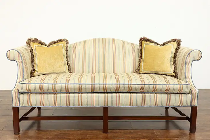 Traditional Georgian Vintage Sofa & 2 Pillows, 1992 Southwood #40096