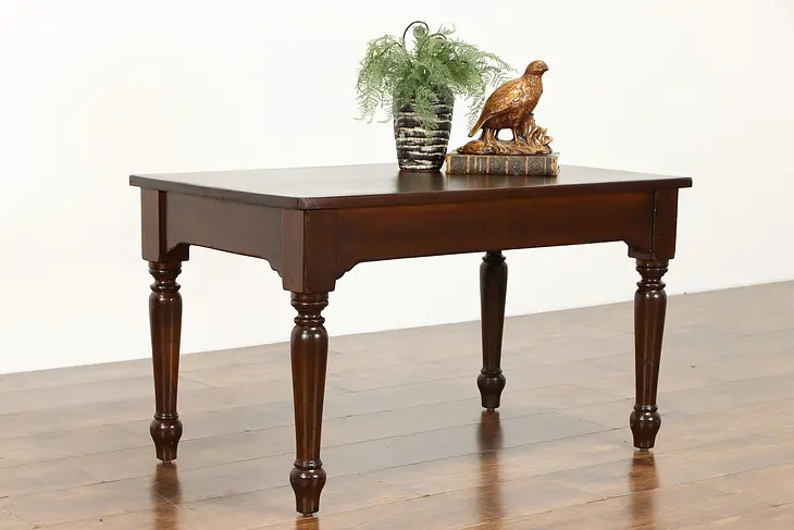 Victorian Antique Coffee Table, Turned Legs #38531