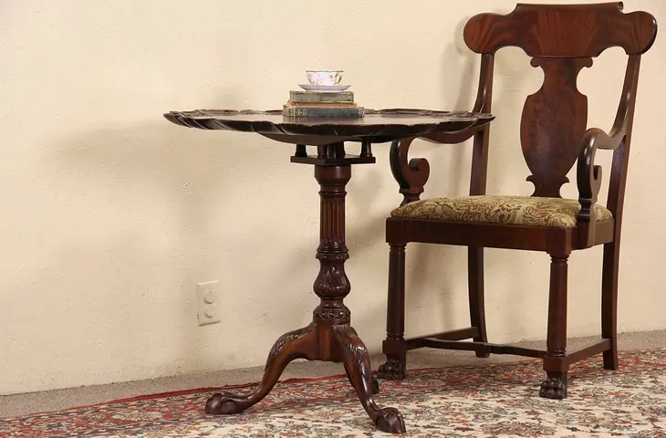 Georgian Style Carved Tilt Top Tea or Lamp Table