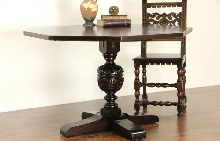 English Tudor 1900 Antique Oak Game, Breakfast, Foyer, Hall or Lamp Table