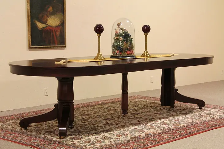 Round 4' Mahogany Antique Dining Table, Extends 10'