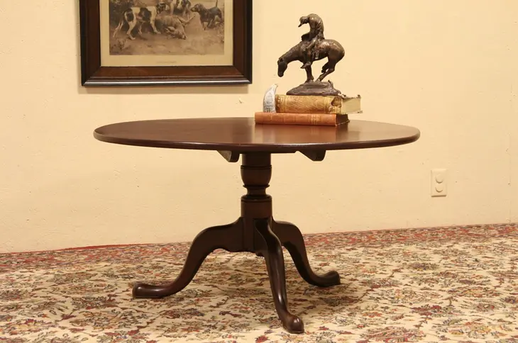 Coffee or Cocktail Table from 1870 Antique Round Tea Table