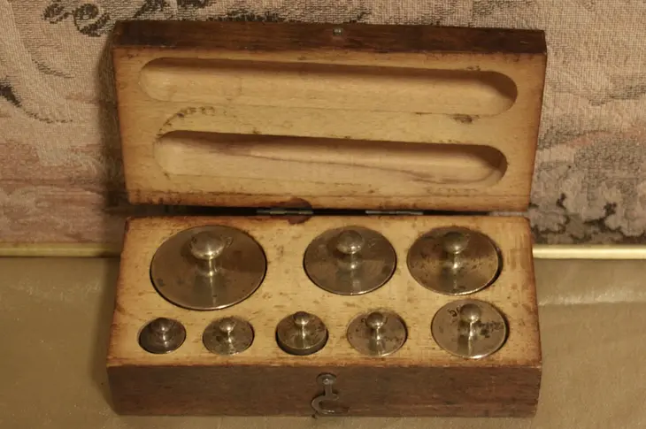 Set of 10 Antique French Metric Scale Weights & Case