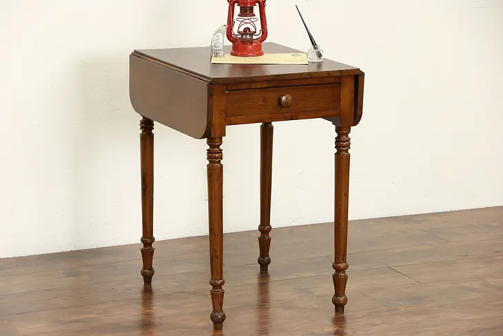 Sheraton 1830's Antique Cherry Dropleaf Pembroke Lamp or End Table, Nightstand