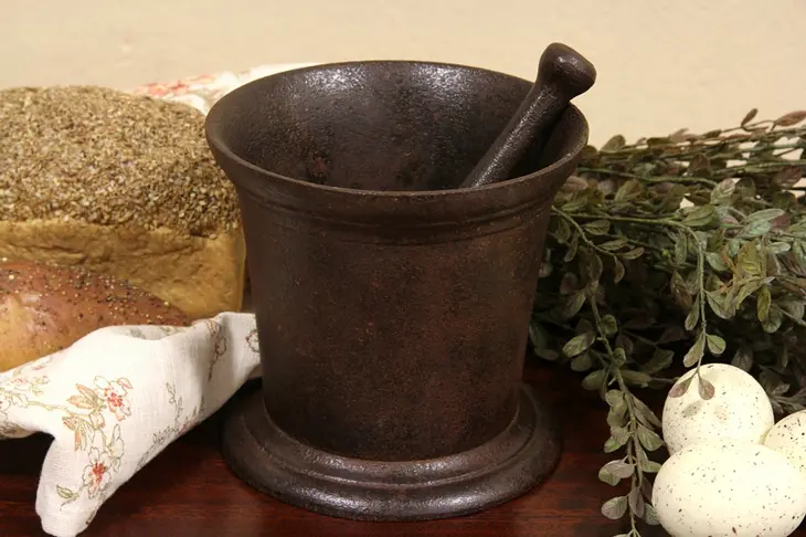 Cast Iron late 1800's Apothecary or Drugstore Mortar & Pestle