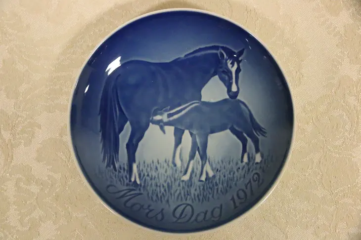 Bing & Grondahl Mors Dag 1972 Mare & Foal Horse Plate Mother's Day Blue