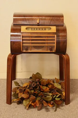 Electromatic Art Deco or Modern Radio Phonograph