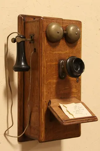 Oak Crank 1900 Antique Wall Telephone w/Generator