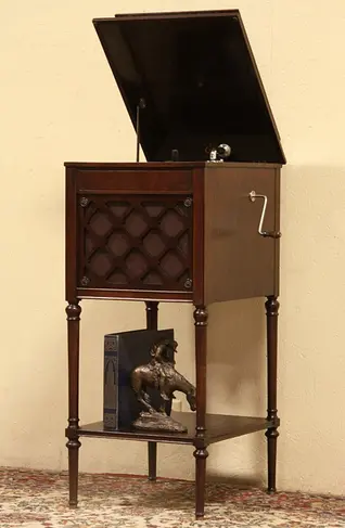 Edison Phonograph Record Player 1915, Also Plays Victor