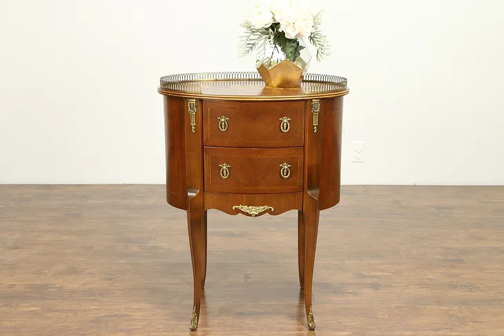 Oval Vintage Italian Inlaid Marquetry Nightstand, Lamp or End Table #31036