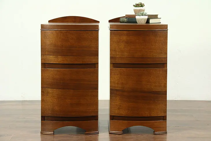 Midcentury Modern Walnut Vintage Pair of Nightstands or End Tables #31466