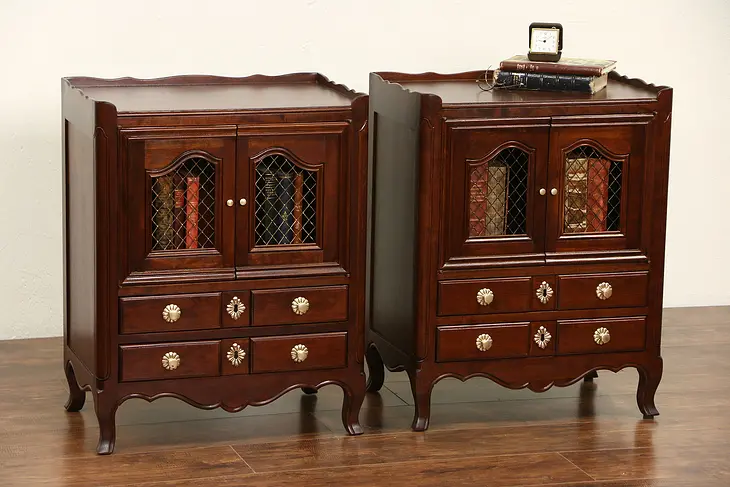 Pair of Tradtional Vintage Cherry Nightstands or End Tables, Signed Widdicomb