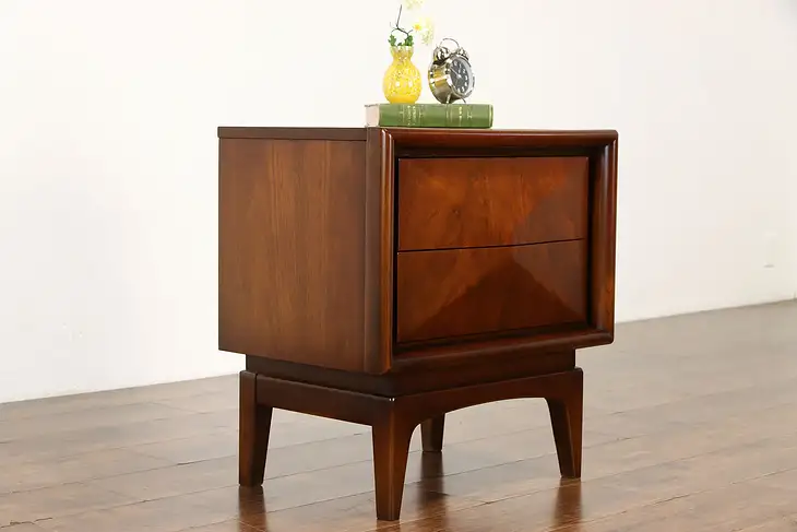 Midcentury Modern 1960 Vintage Walnut Nightstand or End Table, United #38247