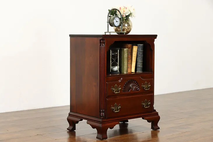Traditional Georgian Mahogany Vintage Nightstand, Lamp or End Table Colby #37980