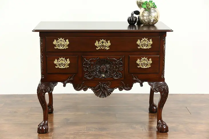 Kindel Winterthur Collection Signed Mahogany Lowboy, Dressing Table or Console