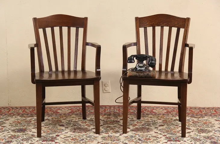 Pair of Mission Oak Arts & Crafts 1910 Antique Courthouse Chairs with Arms