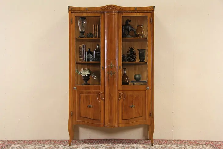 Italian 1940 Vintage Curio or China Display Cabinet