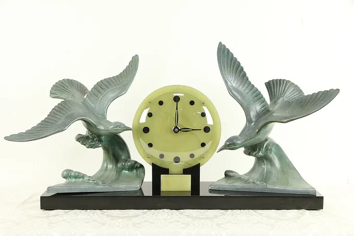 French Art Deco 1930 Vintage Onyx & Marble Clock with Bird Sculptures #32343