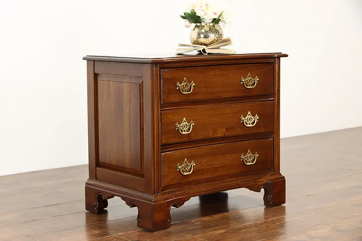 Traditional Vintage Small Chest or Dresser, Nightstand, End Table, Davis  #34921