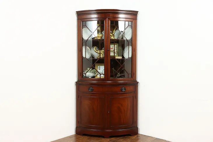 Drexel Traditional Georgian Mahogany Curved Glass Vintage Corner Cabinet #37621