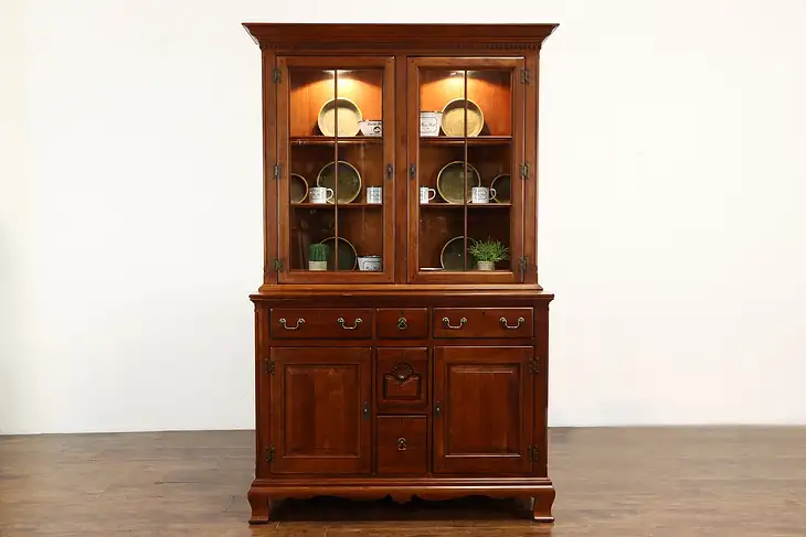 Traditional Cherry Vintage China Curio Cabinet, Bob Timberlake Lexington #37837