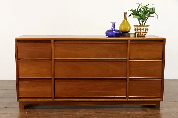 Midcentury Modern Vintage Mahogany 1960 Vintage Tall Dresser, Kroehler #38941