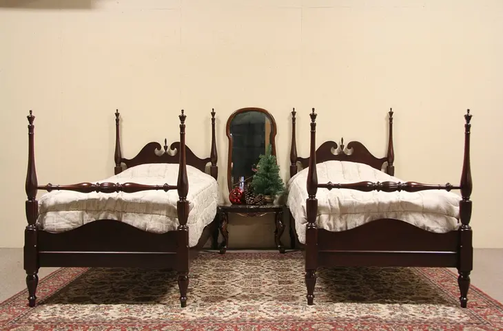 Pair Drexel Vintage Twin Size Traditional Poster Beds