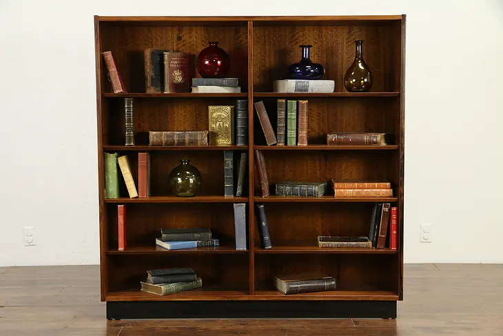 Midcentury Modern Danish Rosewood Vintage Bookcase, HU Hundevad #33067