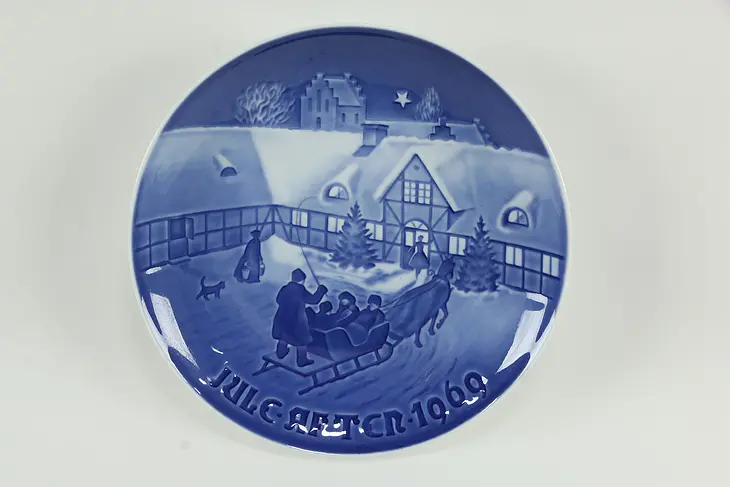 Bing and Grondahl Blue & White 1969 Christmas Plate #34661