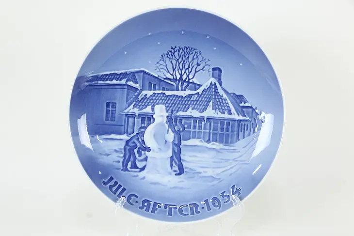 Bing and Grondahl Christmas Plate, Hus Odense, 1954 #35972