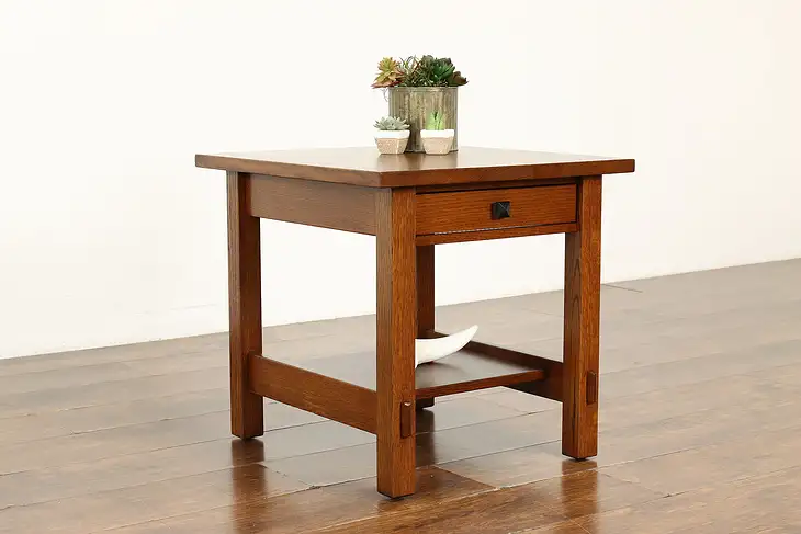 Arts & Crafts Mission Oak Vintage Craftsman Side, Lamp or End Table #41070