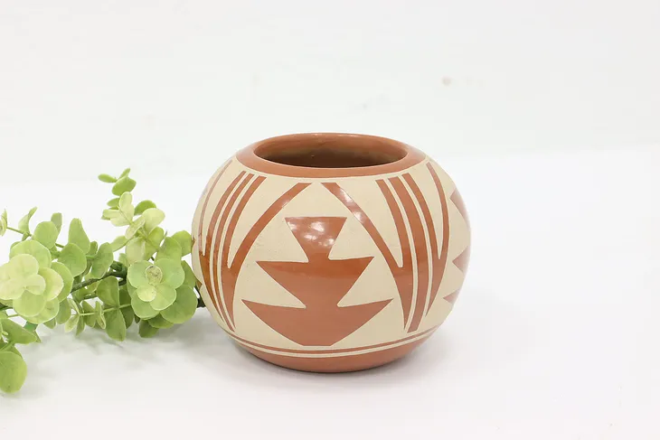 Native American Vintage Acoma Pueblo Pottery Vase, Albert & Josephine #43383