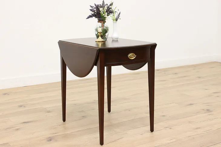 Pembroke Vintage Mahogany Drop Leaf Oval Lamp Table, Kittinger #44479