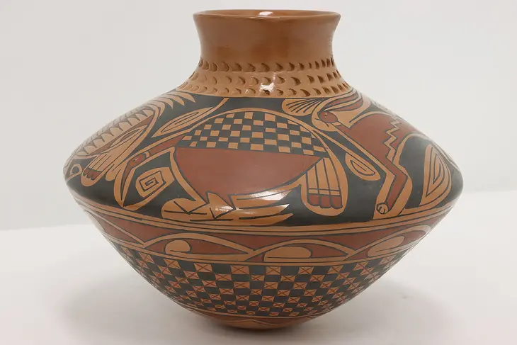 Mexican Antique Mata Ortiz Pueblo Pottery Vase, Elda Hernandez #44793