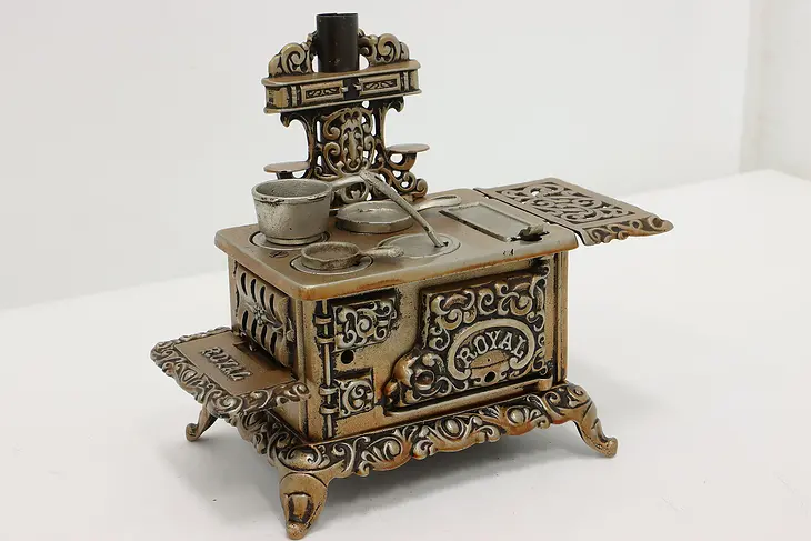 Farmhouse Antique Sample Cast Iron Miniature Royal Stove #47940