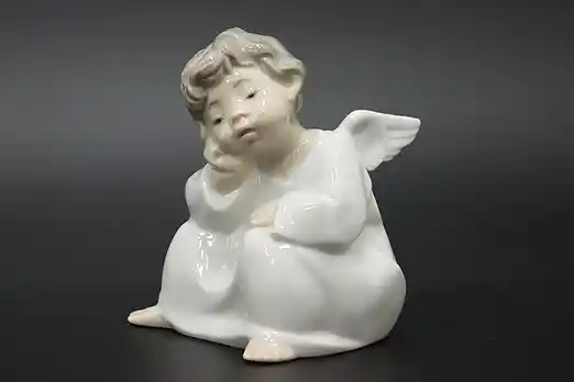 Spanish Vintage Porcelain Sleepy Angel Sculpture, Lladro #48962