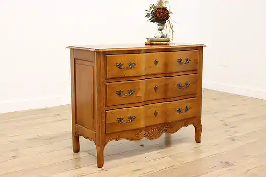 Country French Vintage Maple Dresser or Chest, Ethan Allen #56216