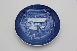 Bing and Grondahl Christmas Plate, Farmhouse Scene, 1985 #36592